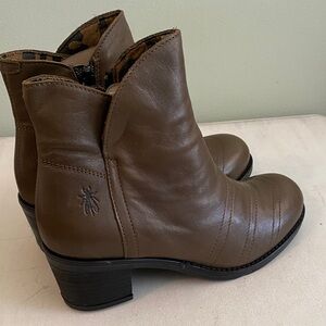 NWT Fly  London Dark Olive  Leather Ankle Boots